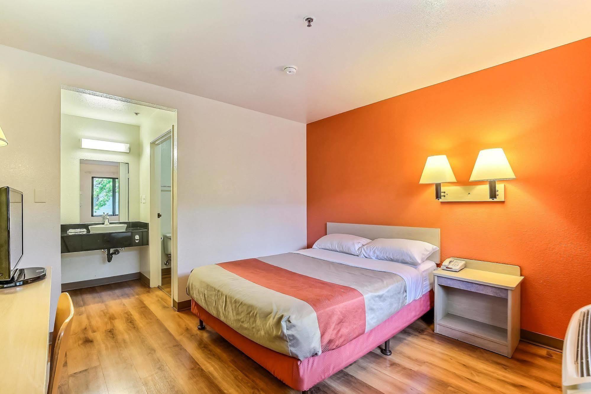 Motel 6-Pinole, Ca Екстериор снимка