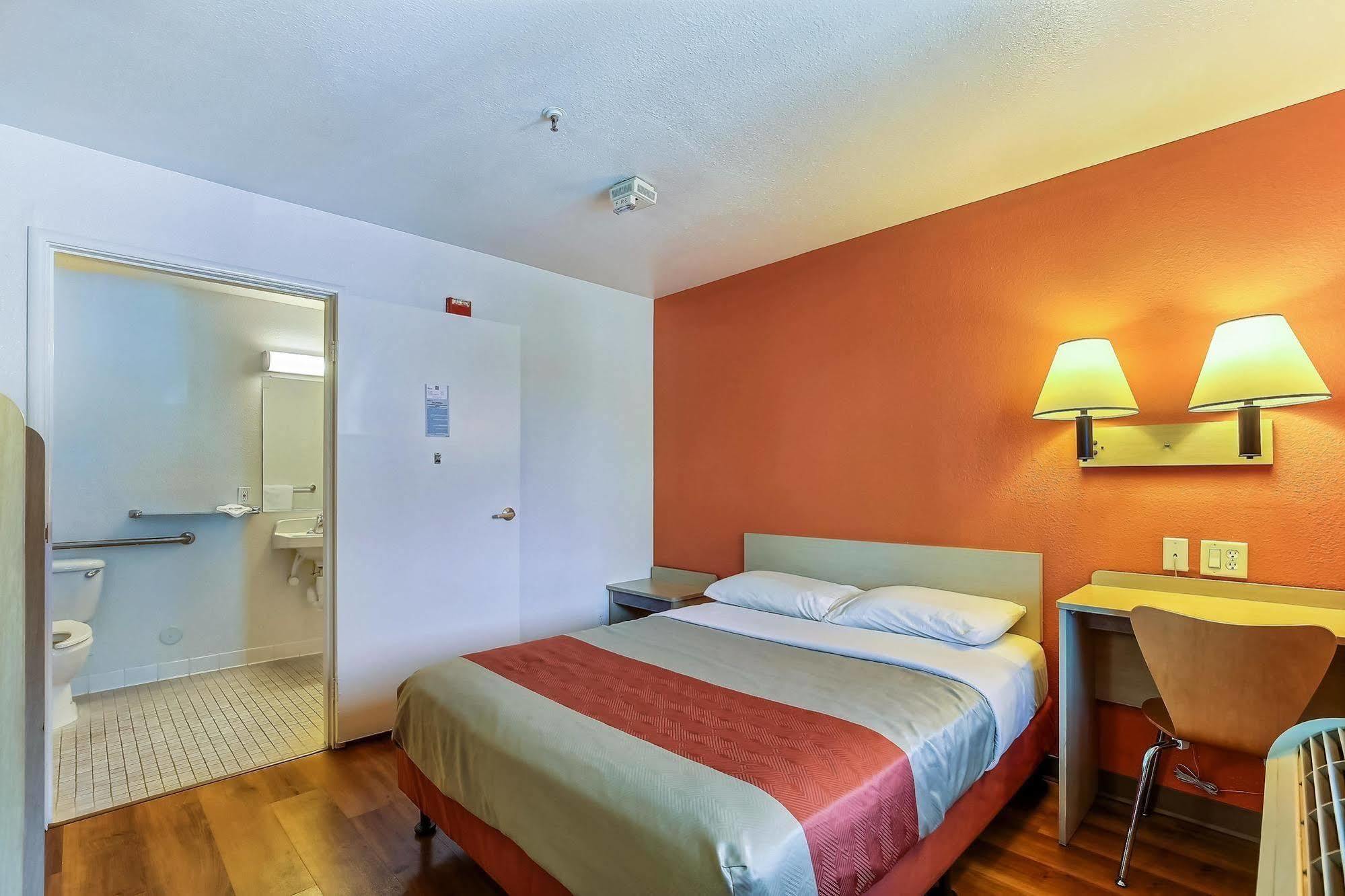 Motel 6-Pinole, Ca Екстериор снимка